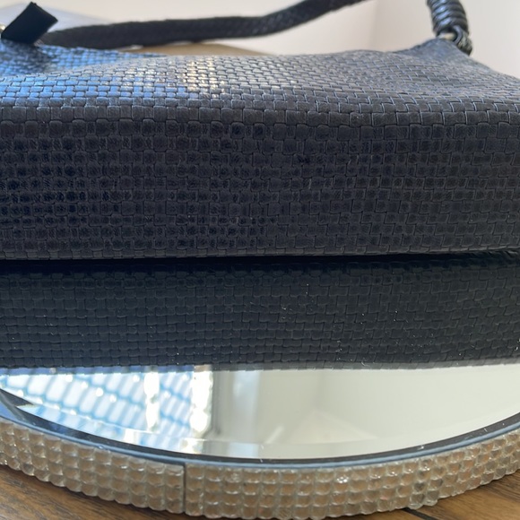 Vintage Navy woven shoulder bag | genuine leather | made in India - Picture 9 of 9